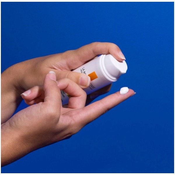 LA ROCHE POSAY ANTHELIOS AGE CORRECT CC CREAM SPF 50  1... 2